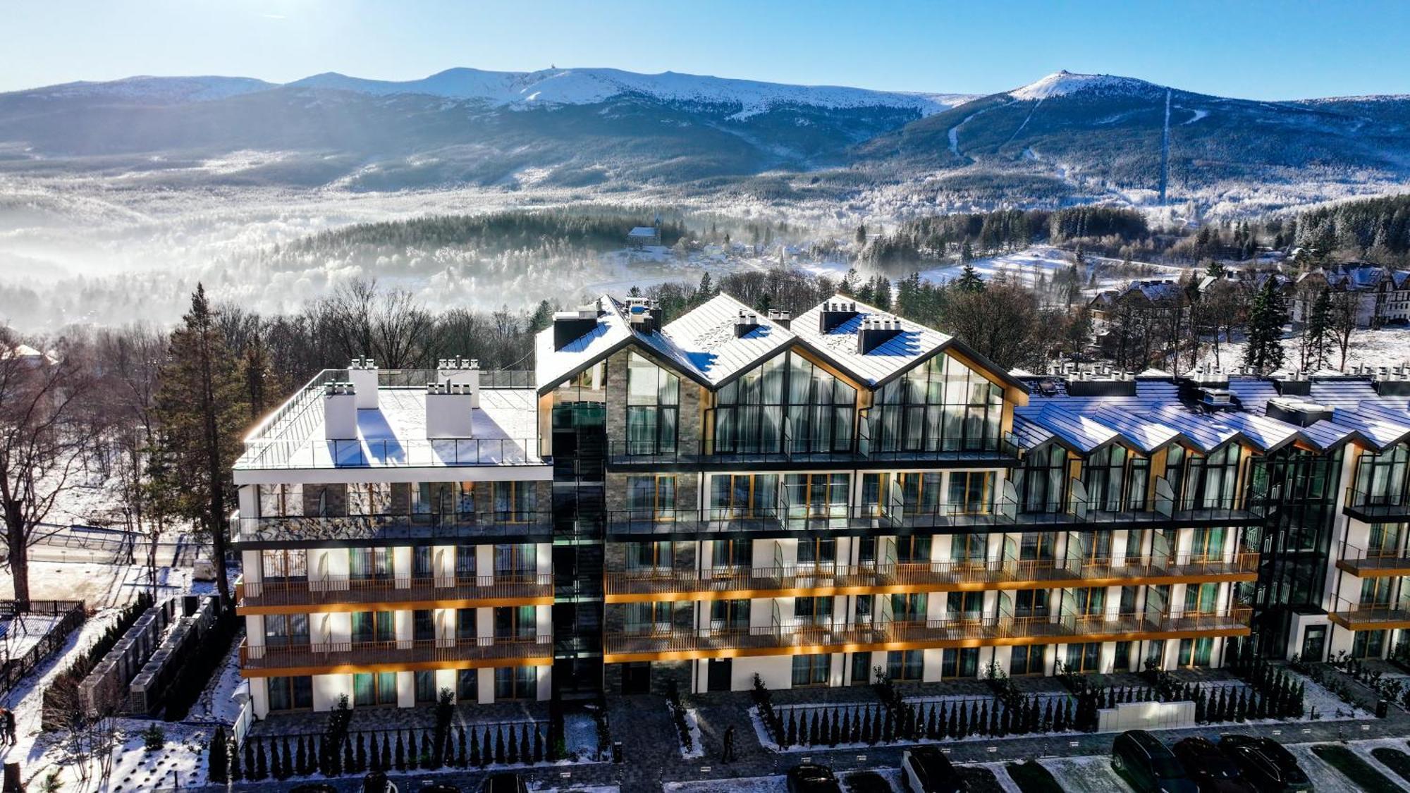 Zloty Horyzont Hotel & Resort شكلارسكا بوريبا المظهر الخارجي الصورة